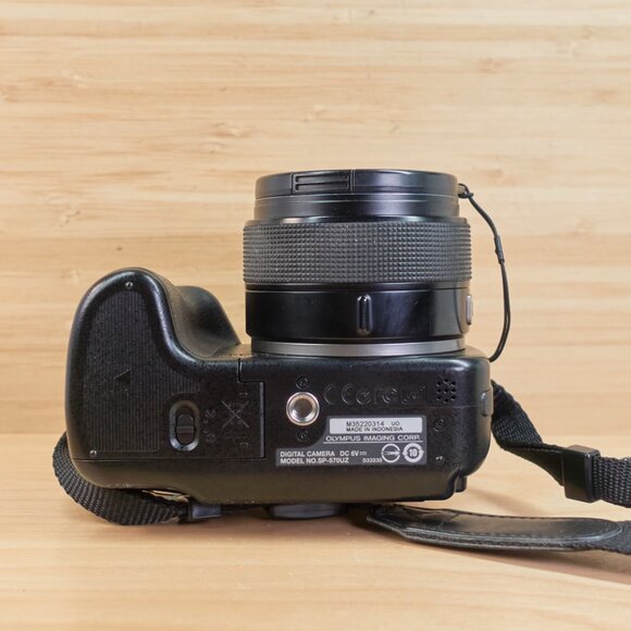 Olympus SP-570 UZ / 10MP Digital Camera / 20x Optical Zoom / Tested & Working - Picture 7 of 9